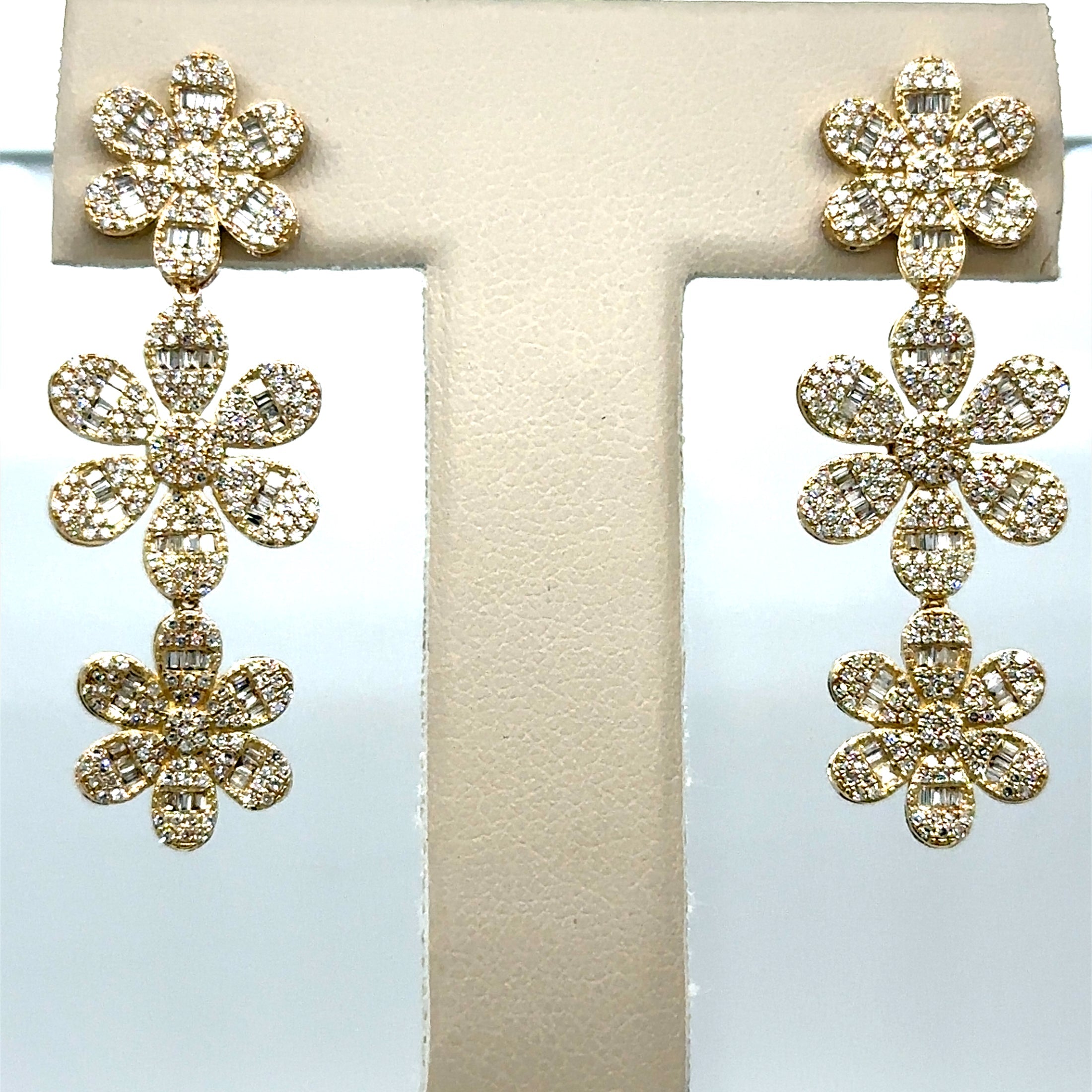 14K Yellow Gold Diamond Flower Earring 1.54 TCW