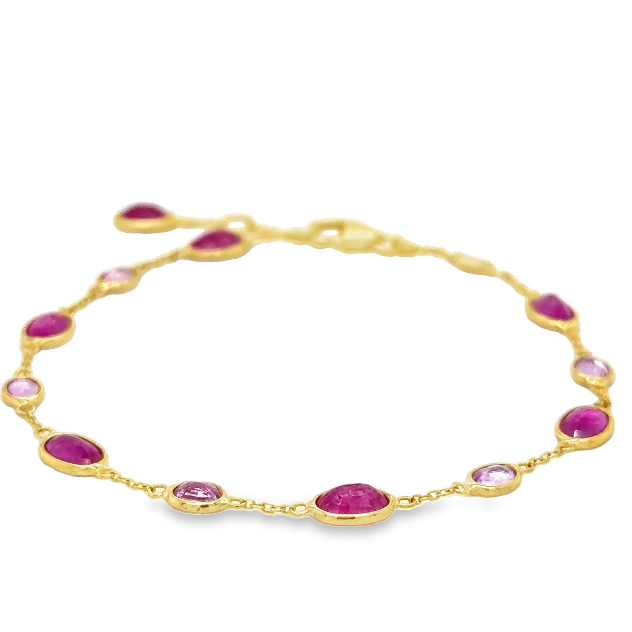 Pulsera Estación De Oro Amarillo De 18 K Con Rubíes Y Zafiro Rosa De 7", 4.58CT