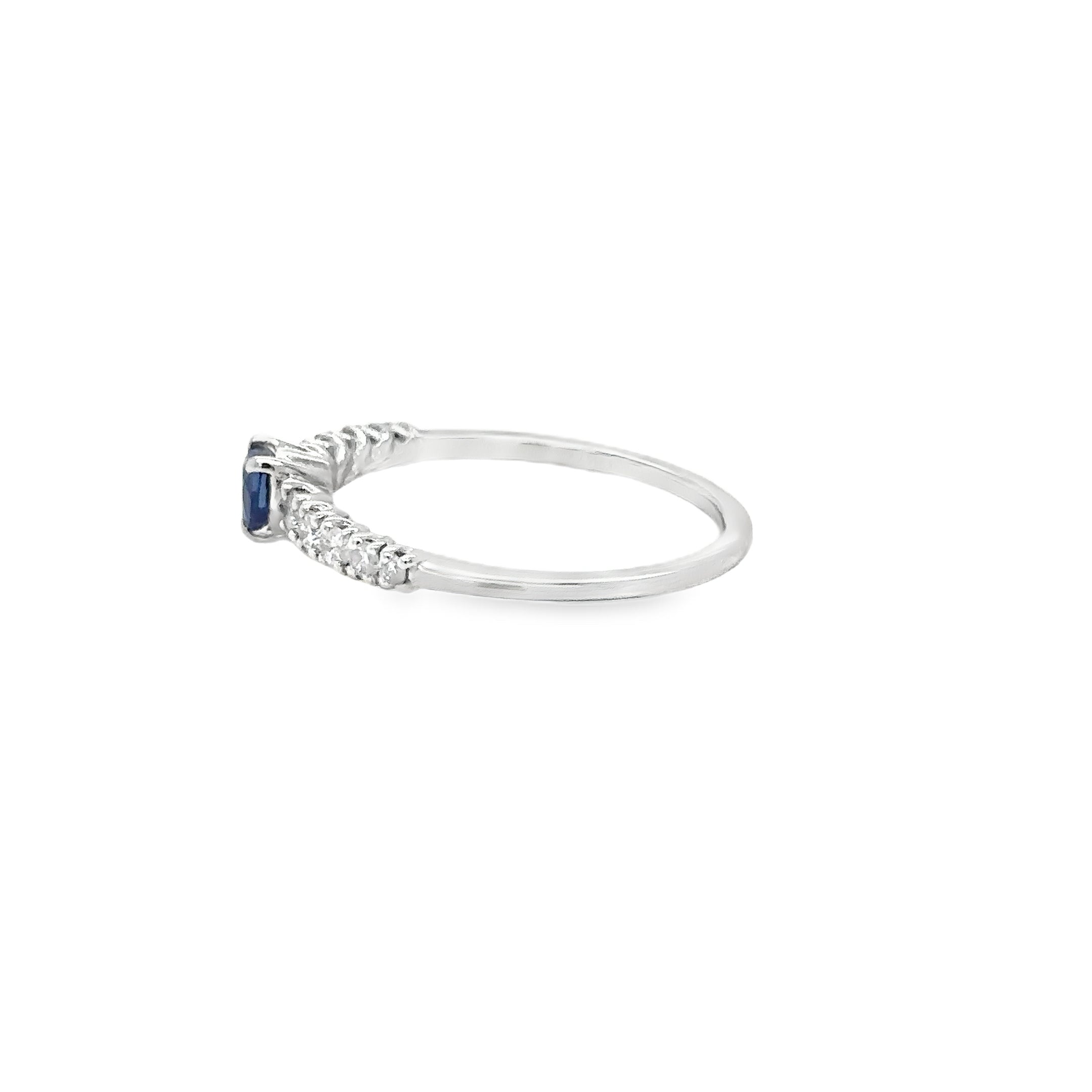 18K White Gold Heart Blue Sapphire & Diamonds Ring 0.65 TCW