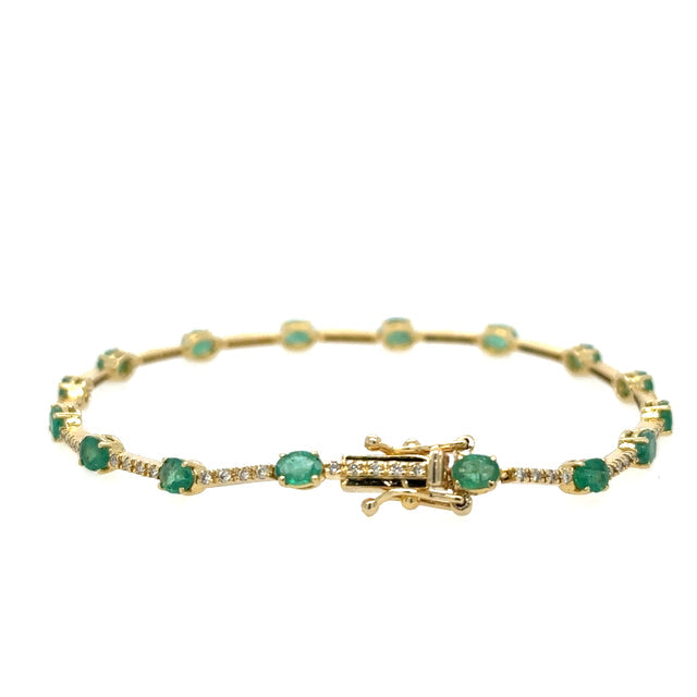 18K Yellow Gold Emerald & Diamonds Bracelet  2.74 TCW