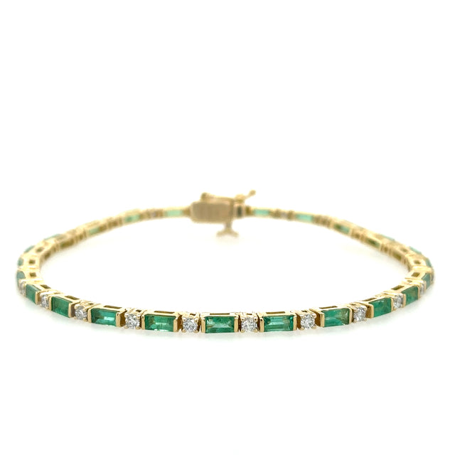 14K Yellow Gold Emerald & Diamonds Bracelet  3.98 TCW