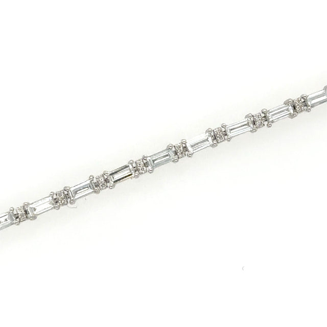 Pulsera de oro blanco de 18 quilates con diamantes talla baguette 7 2,54 TCW